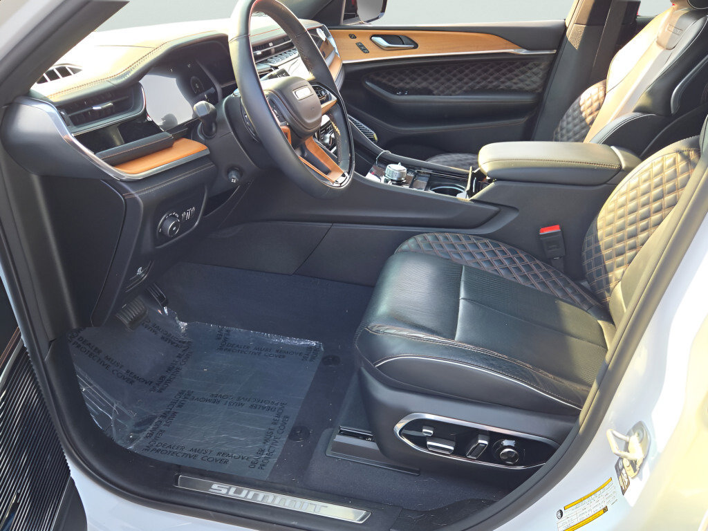Certified 2023 Jeep Grand Cherokee L Summit AWD/4WD image 28