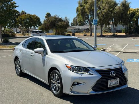 Used 2016 Lexus ES 300h w/ Navigation System Package FWD image 6