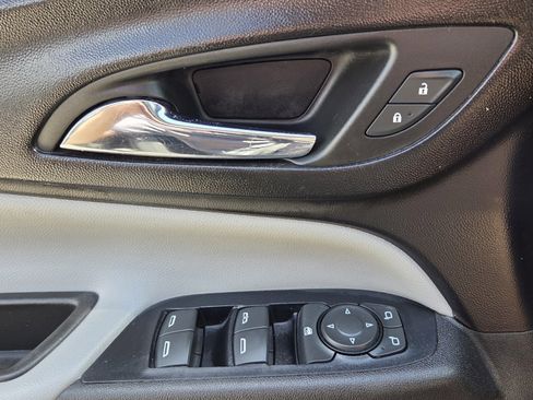 Used 2019 Chevrolet Equinox LT image 13