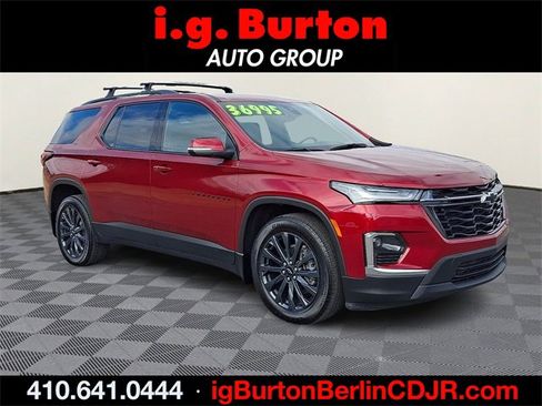 Used 2023 Chevrolet Traverse RS image 1