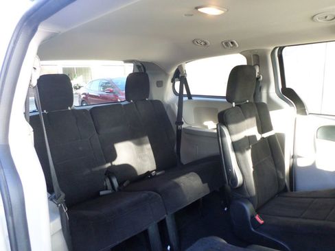 Used 2012 Dodge Grand Caravan SXT image 14