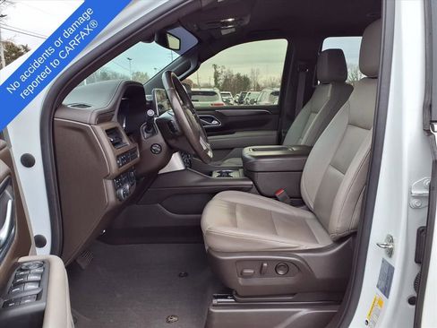 Used 2022 Chevrolet Tahoe LT w/ Luxury Package image 18