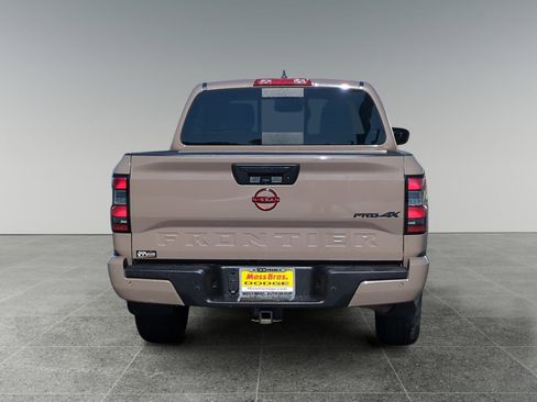 Used 2023 Nissan Frontier PRO-4X w/ Technology Package image 4
