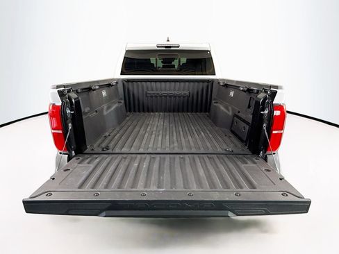 Used 2025 Toyota Tacoma Limited AWD/4WD image 28