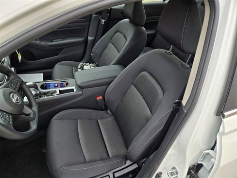 New 2025 Nissan Altima 2.5 S image 9