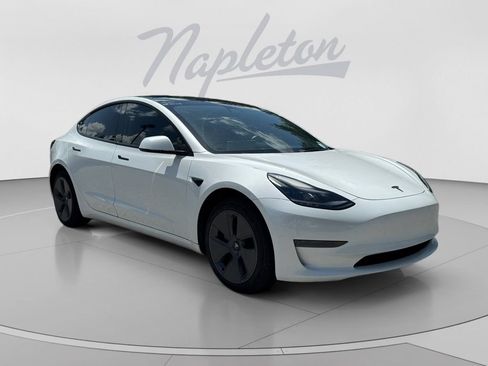 Used 2023 Tesla Model 3 Standard Range RWD image 3