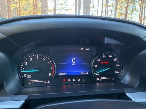 Used 2023 Ford Explorer XLT image 30