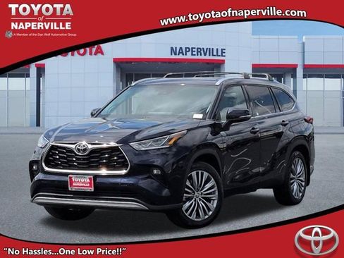 Used 2022 Toyota Highlander Platinum AWD/4WD image 1