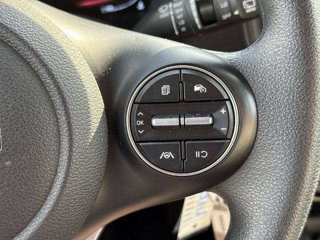 Used 2025 Kia Soul LX w/ LX Technology Package FWD image 23