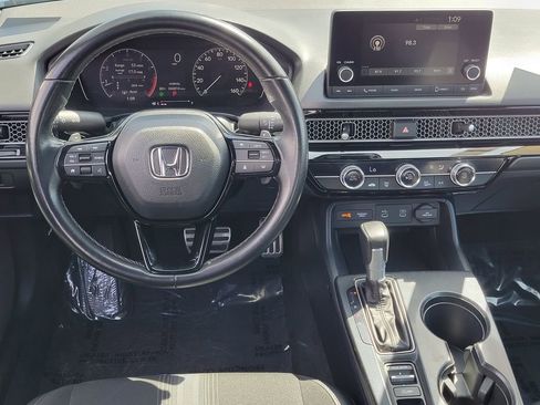 Used 2025 Honda Civic Sport image 5