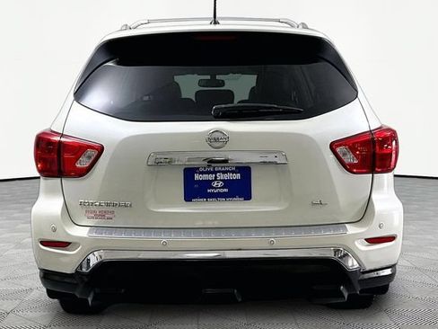 Used 2017 Nissan Pathfinder SL FWD image 5