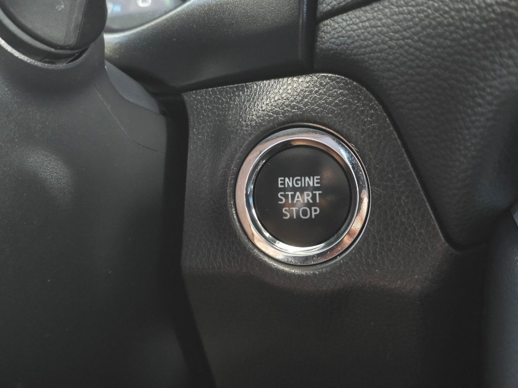 Used 2025 Toyota RAV4 XLE AWD/4WD image 29