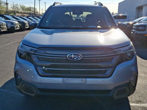 Certified 2025 Subaru Forester Limited image 2