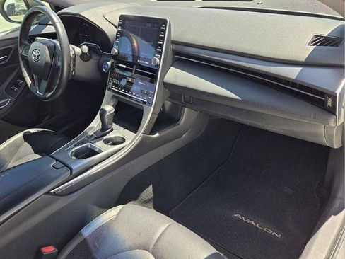 Used 2019 Toyota Avalon XSE FWD image 19