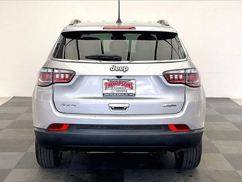 Used 2024 Jeep Compass Latitude w/ Altitude Special Edition AWD/4WD image 3