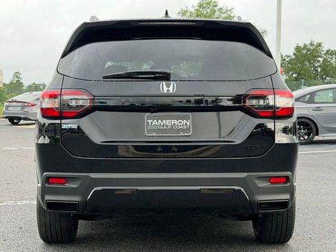 New 2026 Honda Pilot Sport image 4