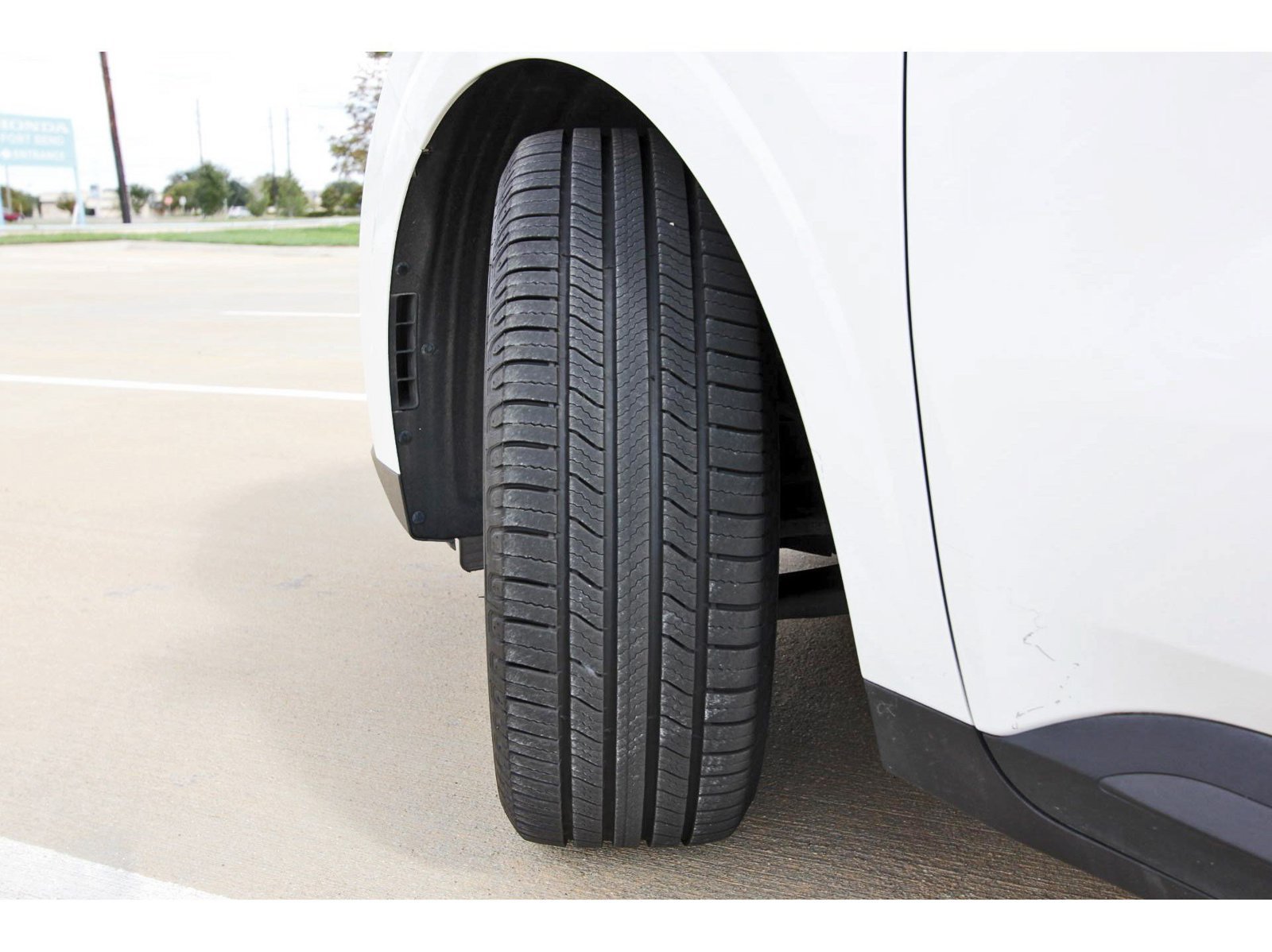 Used 2024 Kia Carnival EX FWD image 34