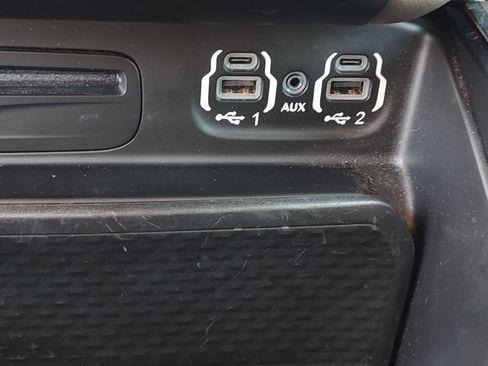 Used 2019 RAM 1500 Laramie AWD/4WD image 19