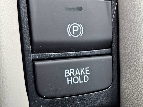 Certified 2024 Honda HR-V LX image 23