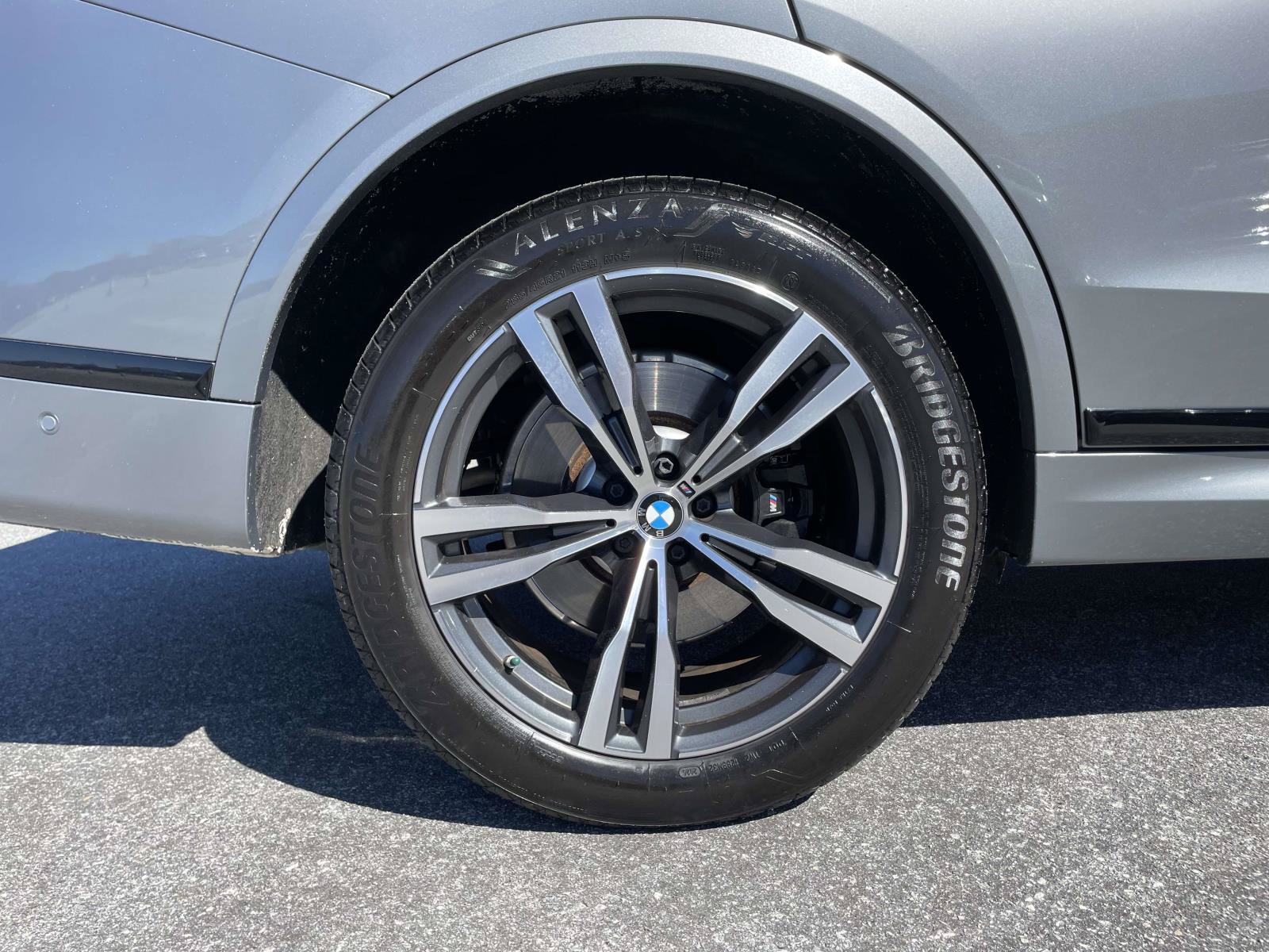 Used 2023 BMW X7 xDrive40i w/ M Sport Package AWD/4WD image 36