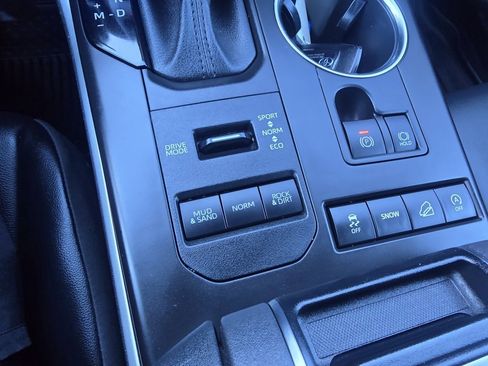 Certified 2022 Toyota Highlander XLE image 25