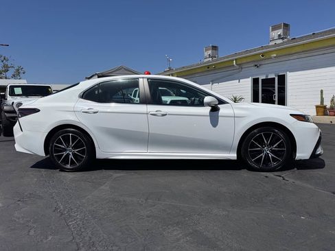 Used 2022 Toyota Camry SE FWD image 7