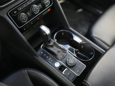 Used 2022 Volkswagen Atlas SE w/ Panoramic Sunroof Package image 15