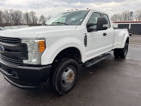Used 2017 Ford F350 XL w/ Power Equipment Group image 9