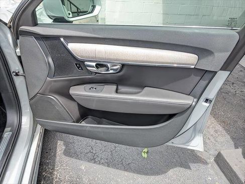 Used 2025 Volvo S90 B6 Plus AWD/4WD image 22