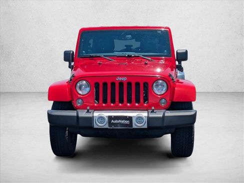 Used 2014 Jeep Wrangler Unlimited Sahara w/ Connectivity Group AWD/4WD image 2