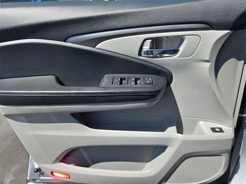 Used 2020 Honda Pilot EX image 14