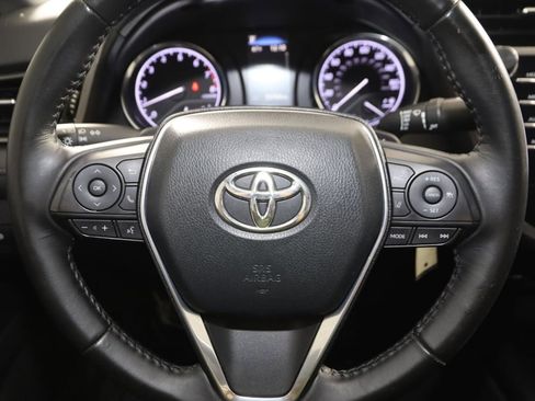 Used 2020 Toyota Camry SE image 30