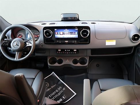 New 2025 Mercedes-Benz Sprinter 2500 image 12