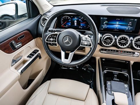Certified 2022 Mercedes-Benz GLB 250 4MATIC image 14