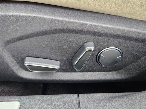 Used 2018 Ford Fusion Energi Titanium image 12