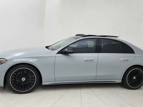 Used 2024 Mercedes-Benz E 350 4MATIC Sedan image 3