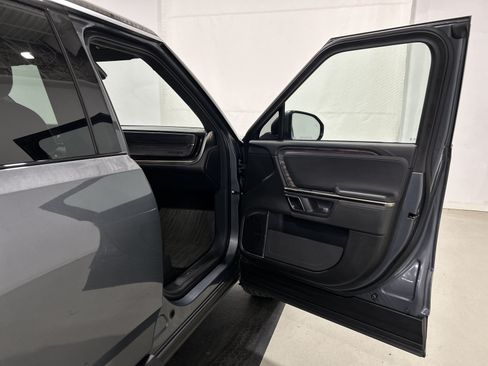 Used 2022 Rivian R1S Launch Edition AWD/4WD image 18