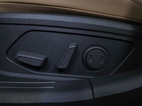 Used 2025 Hyundai Sonata Limited FWD image 33