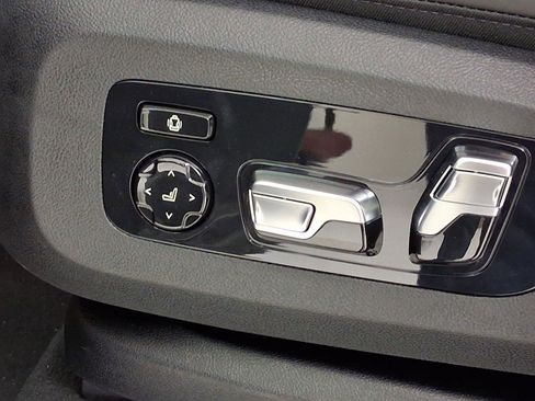 New 2026 BMW X7 xDrive40i w/ M Sport Package image 13