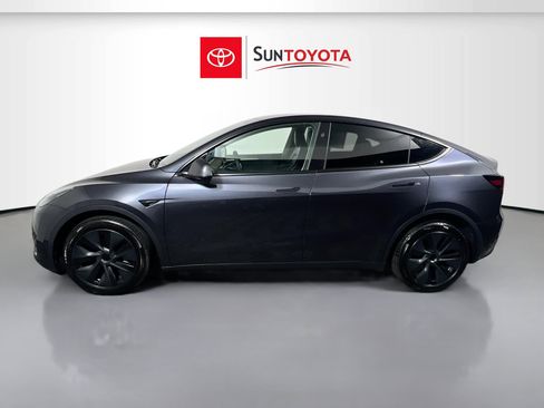 Used 2024 Tesla Model Y Long Range image 7