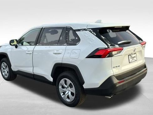 Used 2024 Toyota RAV4 LE image 5