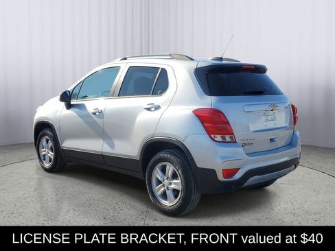 Used 2022 Chevrolet Trax LT w/ LT Convenience Package image 4