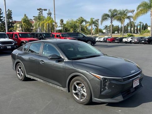 Used 2025 Kia K4 LXS image 6