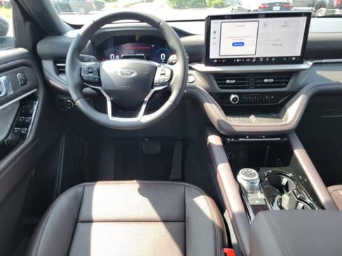 New 2025 Ford Explorer Platinum w/ LUX Leather Package image 18