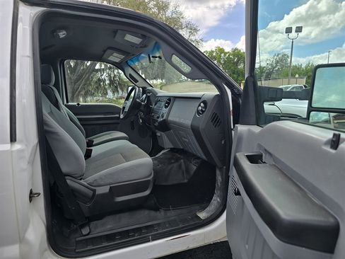 Used 2016 Ford F550 2WD Regular Cab Super Duty image 16