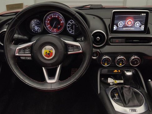 Used 2017 FIAT 124 Spider Abarth RWD image 22
