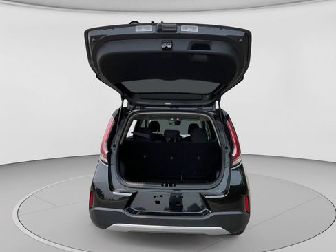 Used 2025 Kia Soul LX w/ LX Technology Package FWD image 15