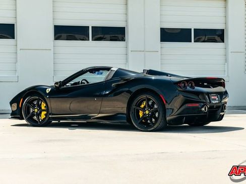 Used 2022 Ferrari F8 Tributo image 62