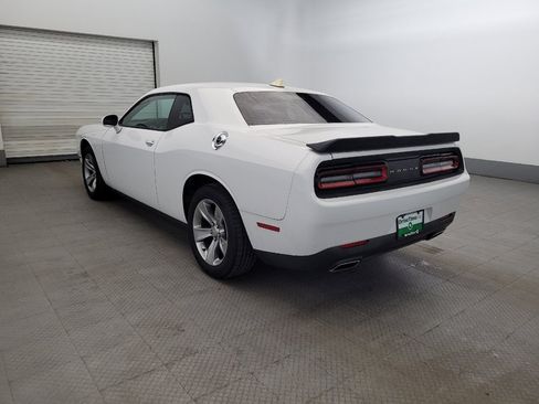 Used 2016 Dodge Challenger SXT RWD image 5