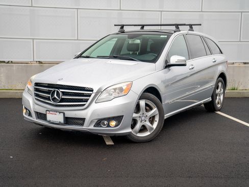 Used 2011 Mercedes-Benz R 350 4MATIC image 1